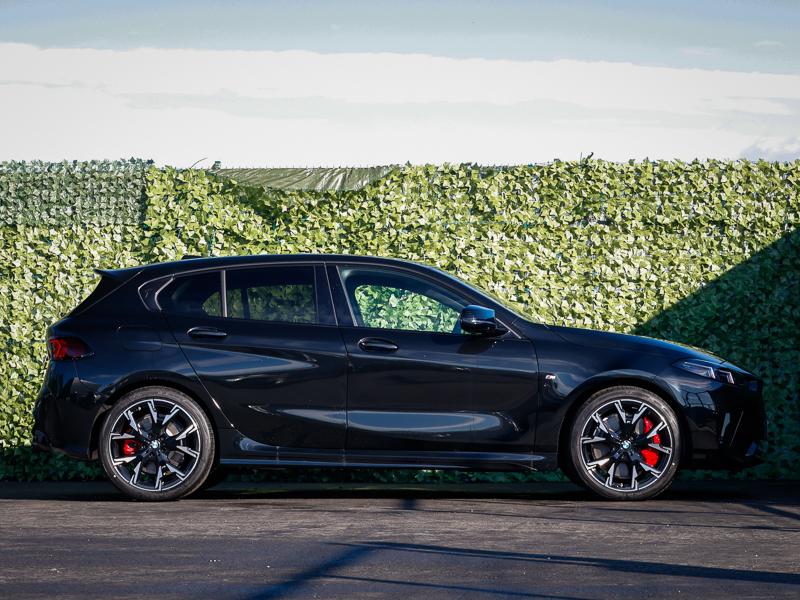 BMW 1 Series M135 Xdrive Step Black #3