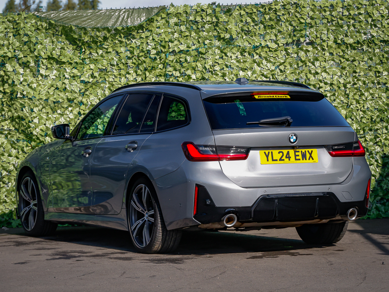 BMW 3 Series 320I M Sport Black #2