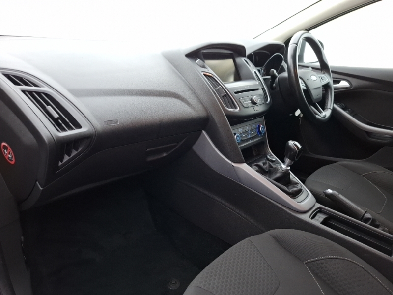 Ford Focus 1.5 Tdci 120 Zetec Silver #5