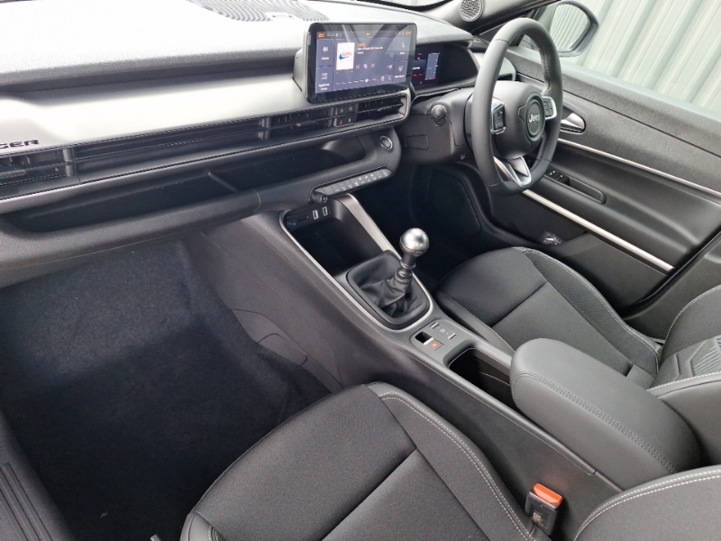 Jeep Avenger 1.2 E-hybrid Summit Dct White #5