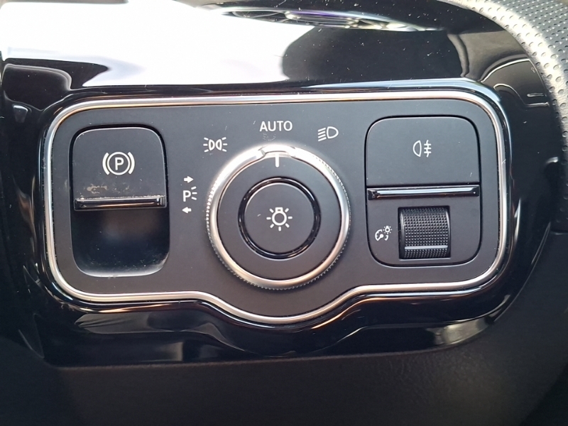 Mercedes-Benz A Class 1.5 A180d Sport White #16