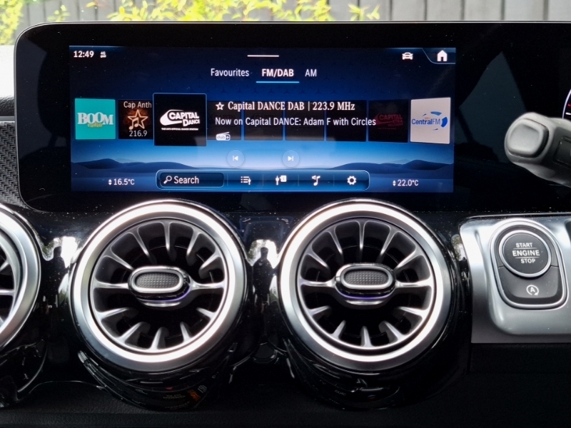Mercedes-Benz GLB Class Glb 200 Exclusive Launch Edition 7G-tronic Silver #11