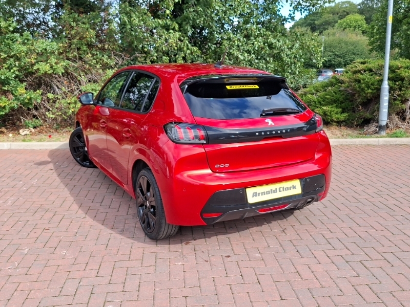 Peugeot 208 1.2 Puretech 100 Allure Red #2