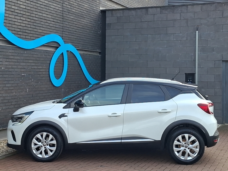 Renault Captur 1.3 Tce 130 Iconic Edc White #4