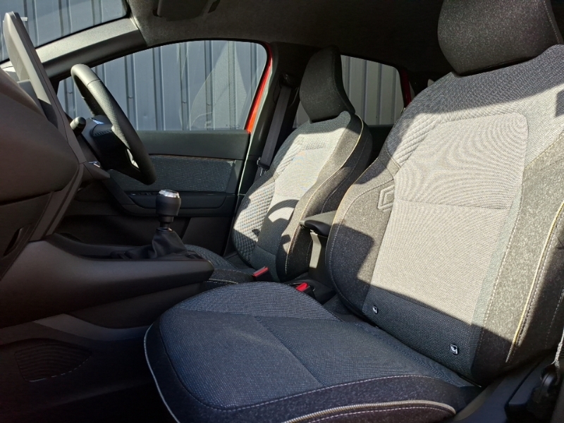 Renault Captur 1.2 Tce 115 Techno Black #5