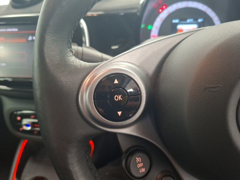 Smart Fortwo Coupe Eq Fortwo Pulse Premium Black #12