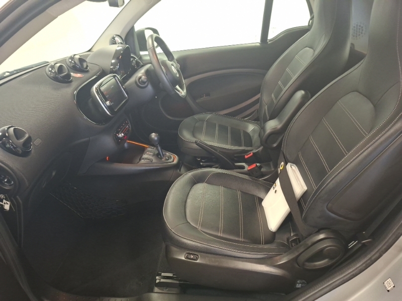 Smart Fortwo Coupe 60Kw Eq Exclusive 17Kwh 22Kwch Silver #5