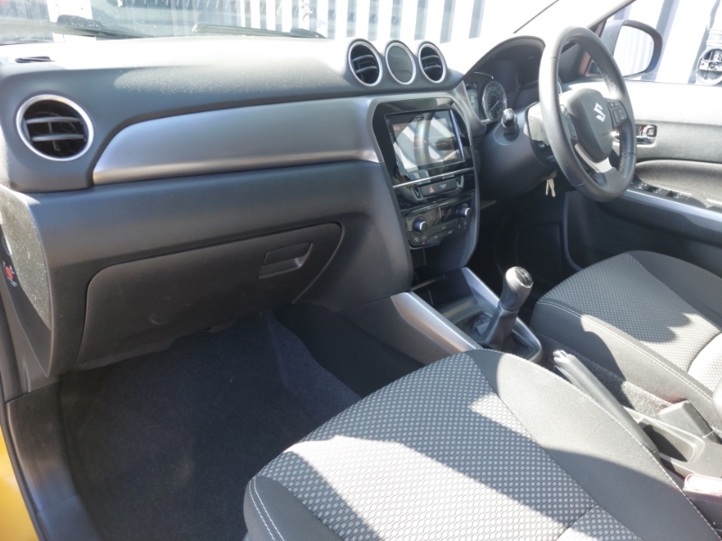 Suzuki Vitara 1.0 Boosterjet Sz-t Yellow #5