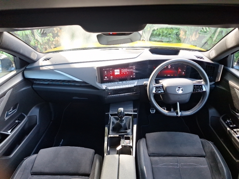 Vauxhall Astra 1.2 Turbo 130 Ultimate Yellow #3