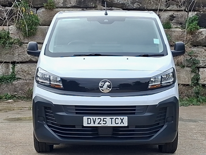 Vauxhall Vivaro 1.5 Turbo D 120 Pro H1 Van White #1