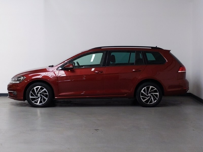 Volkswagen Golf 1.6 Tdi Match Dsg Red #4