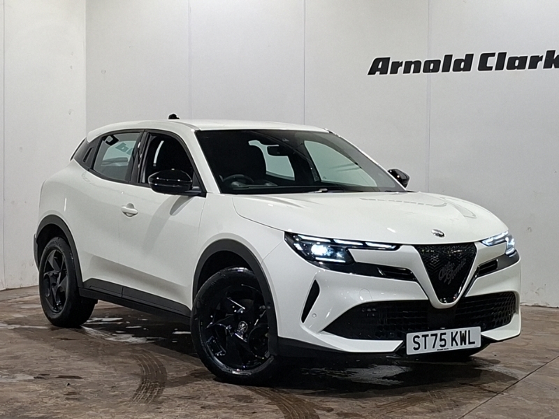 Alfa Romeo Junior 1.2 Turbo Ibrida Technology Pack White