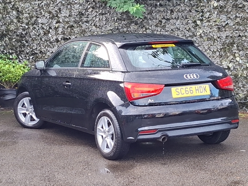 Audi A1 1.0 Tfsi Se Black #2