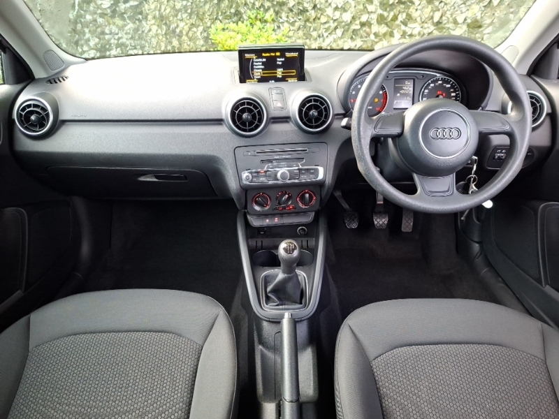 Audi A1 1.0 Tfsi Se Black #3