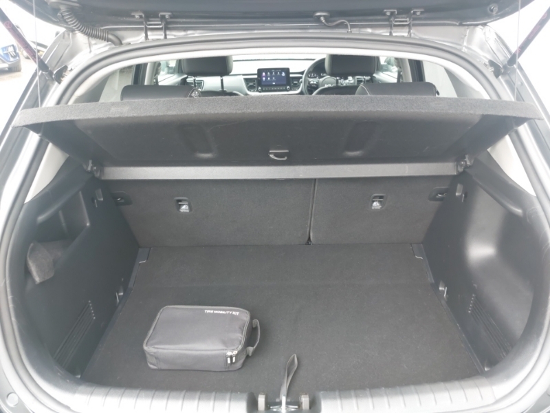Kia Stonic Suv 1.0 T-gdi 2 Isg White #8