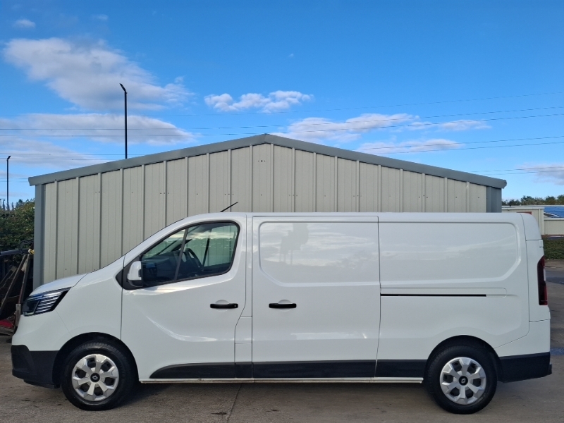 Renault Trafic Renault Trafic Sl30 90Kw 52Kwh Advance Van White #2