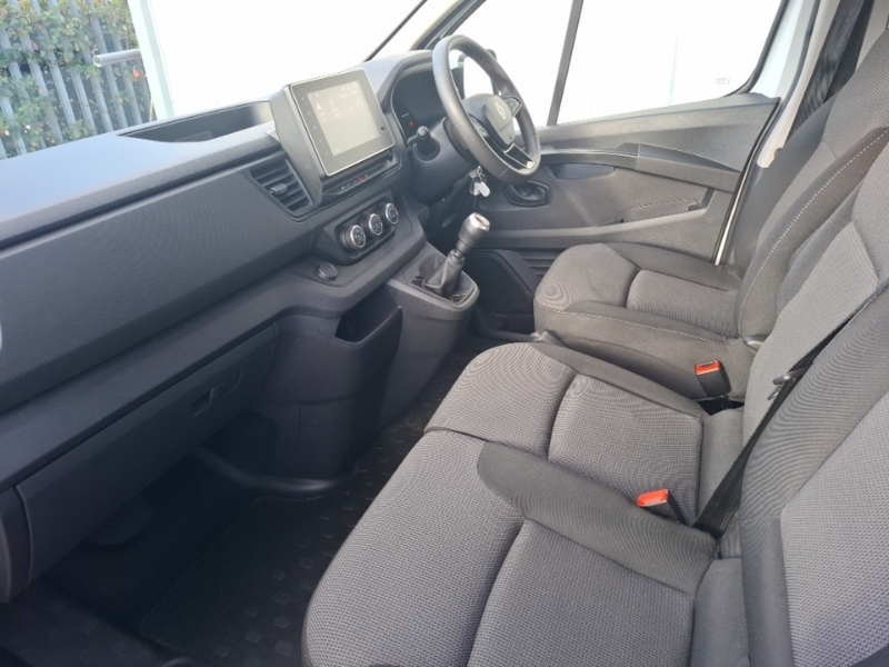 Renault Trafic Renault Trafic Sl30 90Kw 52Kwh Advance Van White #3