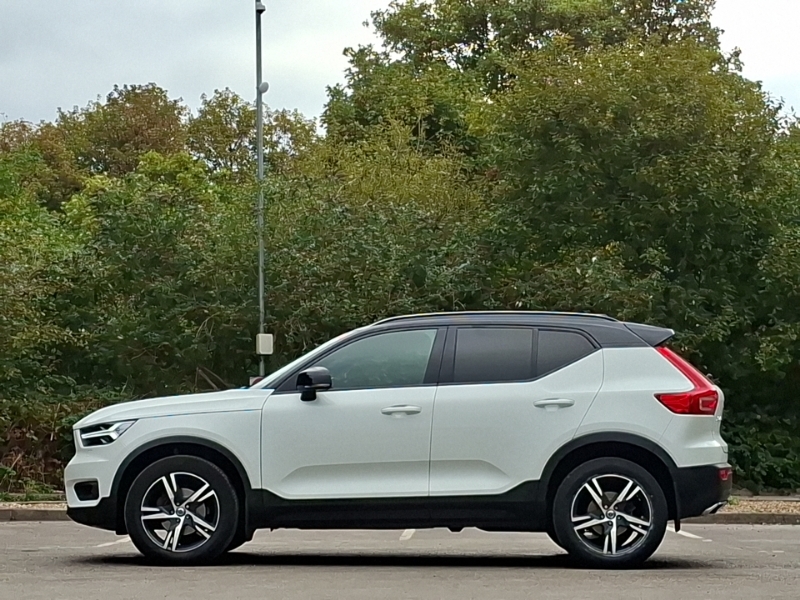 Volvo XC40 2.0 D3 R Design White #4