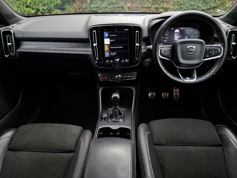 Volvo XC40 2.0 D3 R Design White #3
