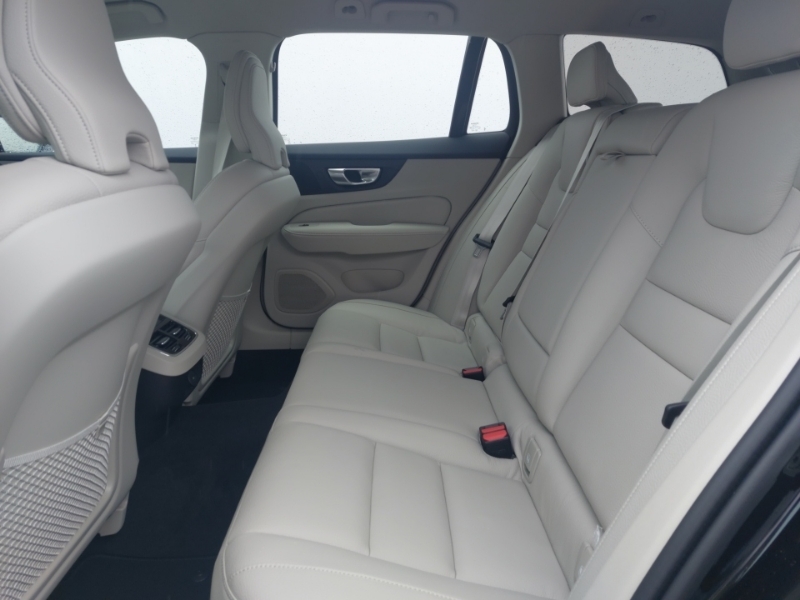 Volvo V60 2.0 B4p Plus Dark 7 Speed Black #5