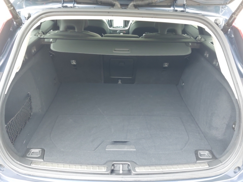 Volvo V60 2.0 B4p Ultra Dark Blue #6