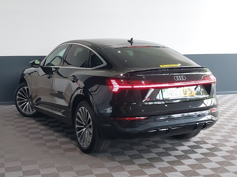 Audi Q8 e tron 300Kw 55 Quattro 114Kwh S Line Black #2
