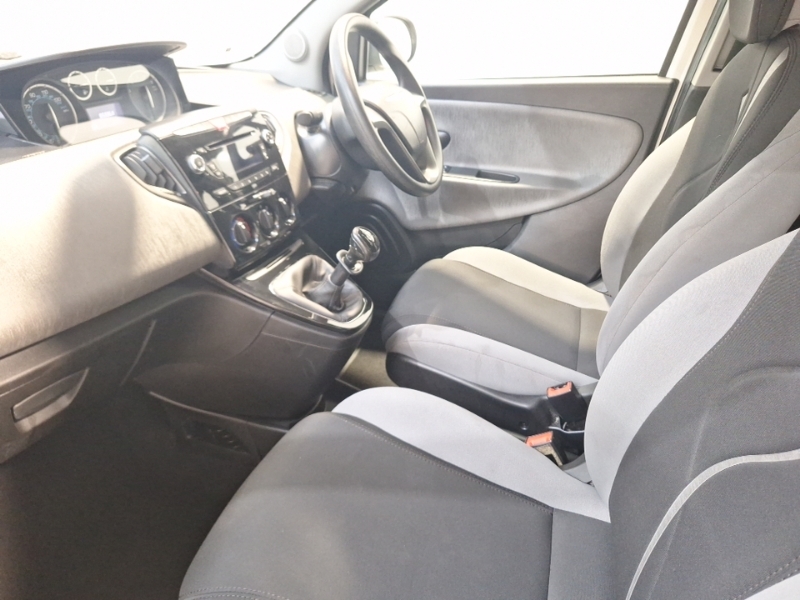 Chrysler Ypsilon 1.2 S SH13VXS White #5