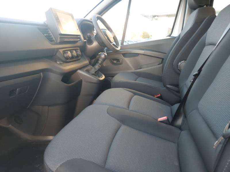 Renault Trafic Ll30 Blue Dci 130 Advance Safety Crew Van White #5