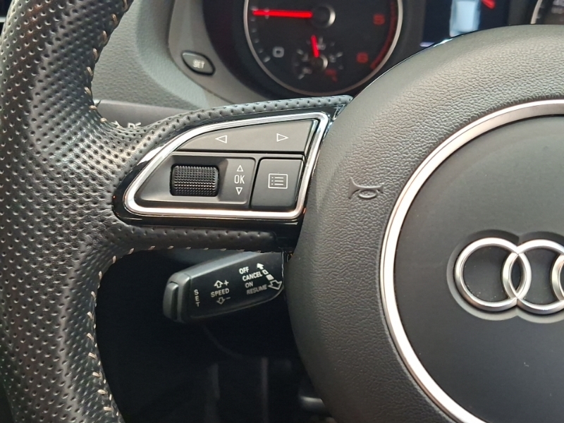 Audi Q3 Black Edition 1.4 Tfsi Cylinder On Demand 150 Ps S  #12