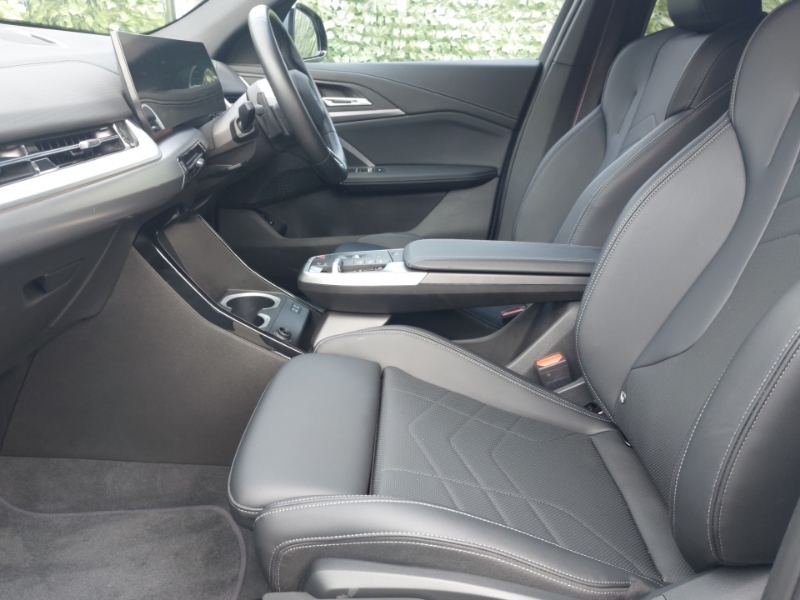 BMW iX2 150Kw Edrive20 Shadow Edition 65Kwh White #7