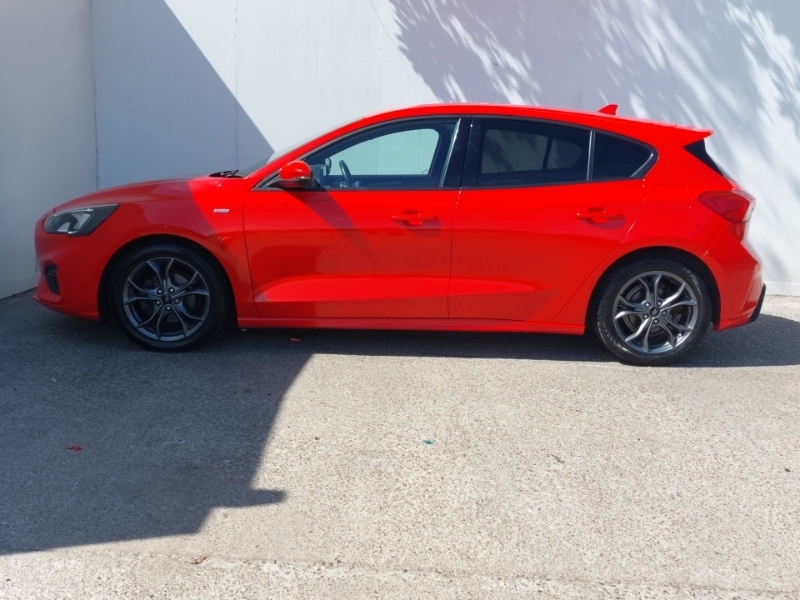 Ford Focus 1.0 Ecoboost 125 St-line Red #4