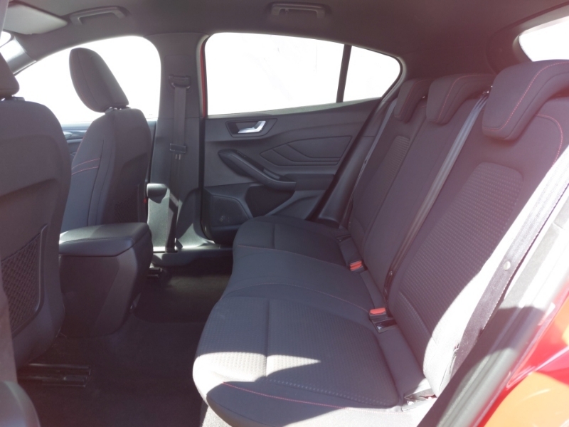 Ford Focus 1.0 Ecoboost 125 St-line Red #6