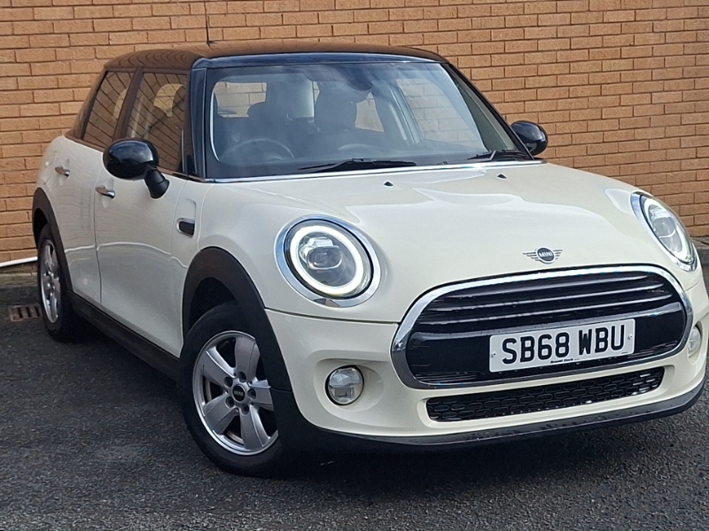 Mini Hatch 1.5 Cooper Classic II White