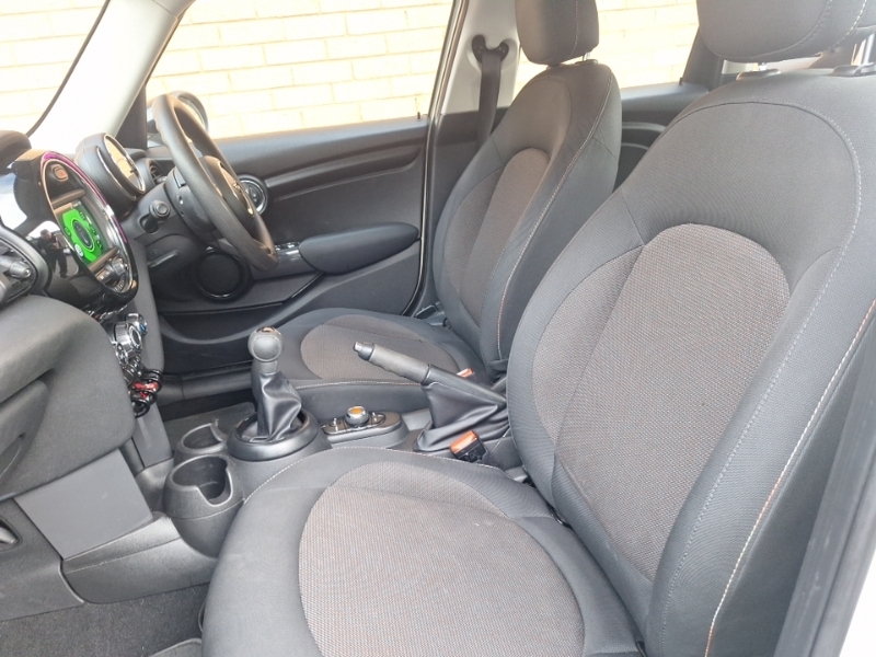 Mini Hatch 1.5 Cooper Classic II White #5