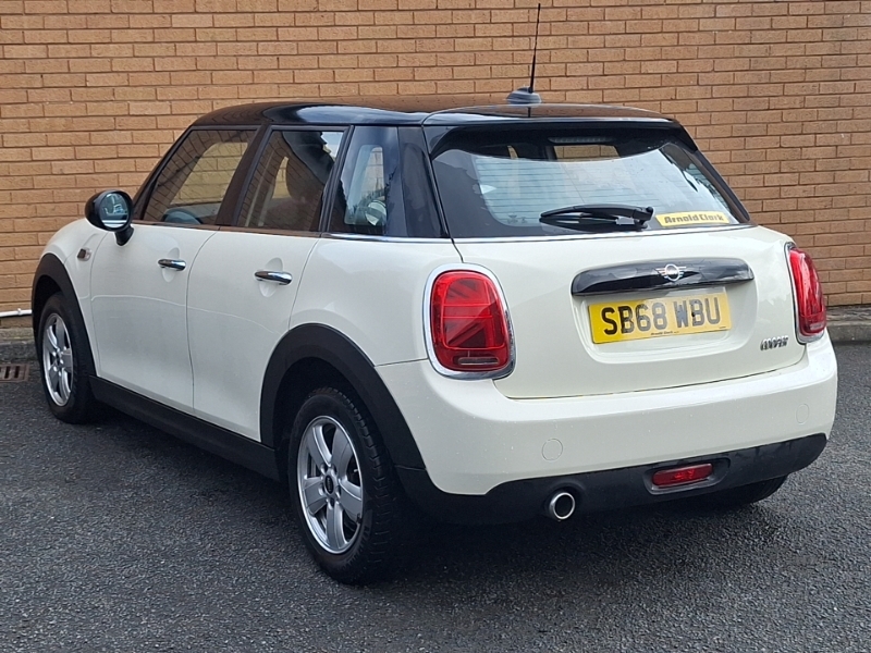 Mini Hatch 1.5 Cooper Classic II White #2
