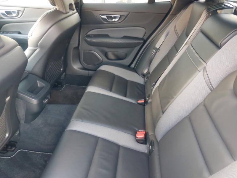 Volvo V60 2.0 D4 190 R Design Pro Silver #6