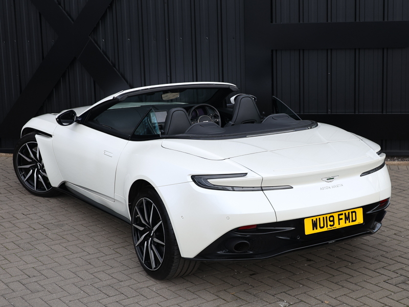 Aston Martin DB11 V8 Volante Touchtronic Gold #18
