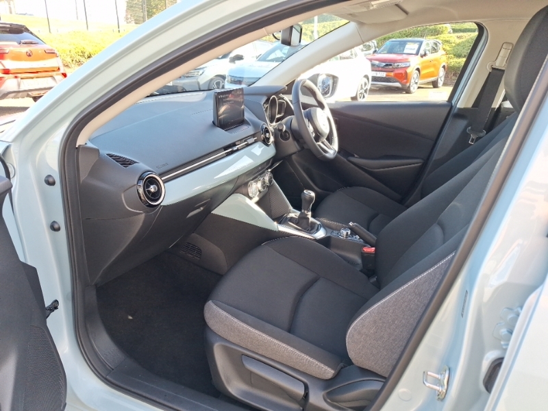 Mazda 2 1.5 Skyactiv G 75 Centre-line Blue #5
