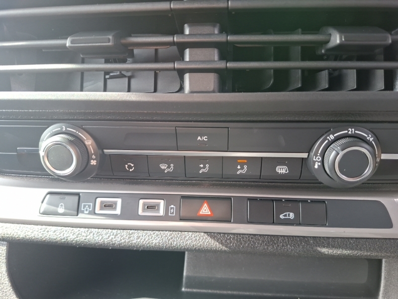 Vauxhall Vivaro XL Pro 2.0Td 145Ps Grey #15