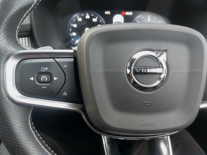 Volvo XC40 2.0 D3 R-design Euro 6 Ss White #12