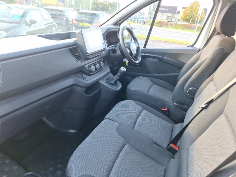 Renault Trafic Ll30 Blue Dci 130 Advance Safety Van White #5