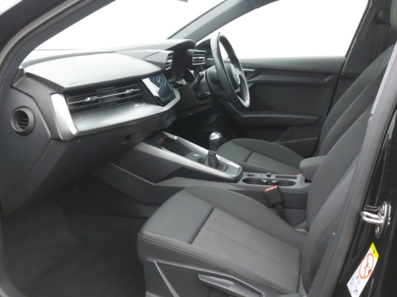 Audi A3 30 Tfsi Technik Black #5