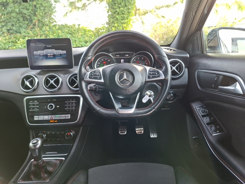 Mercedes-Benz GLA Class Gla 45 4Matic Black #8