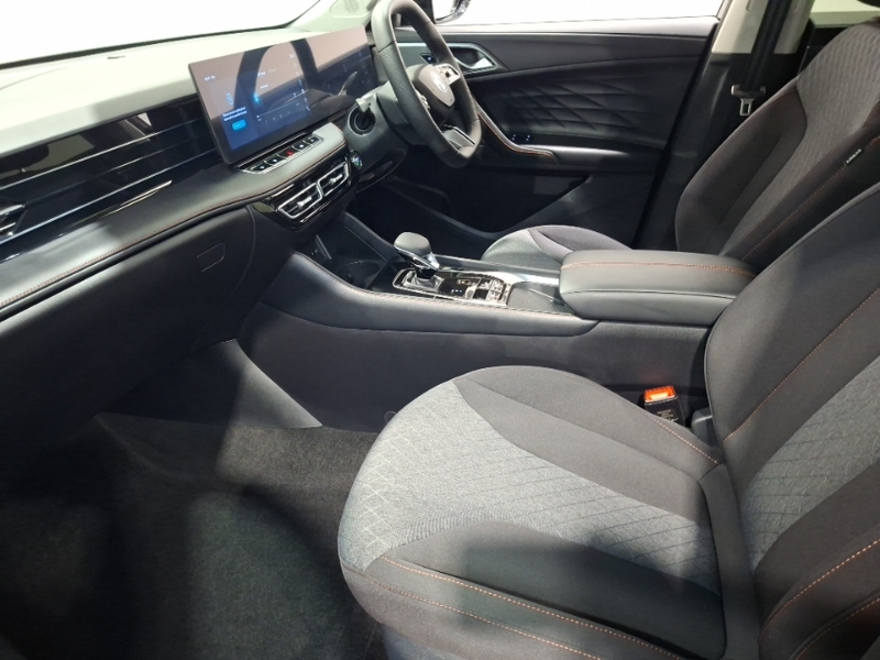 MG HS 1.5 T-gdi Hybrid Se Black #5