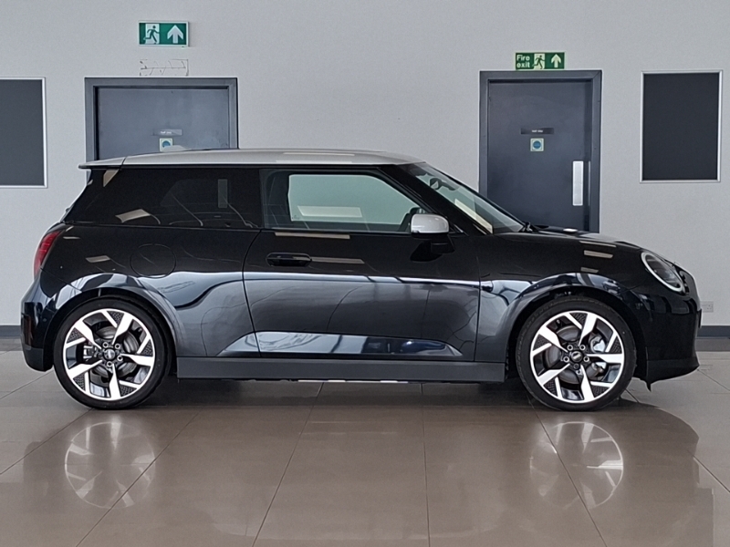 Mini Hatch 135Kw E Exclusive Level 2 41Kwh Black #3