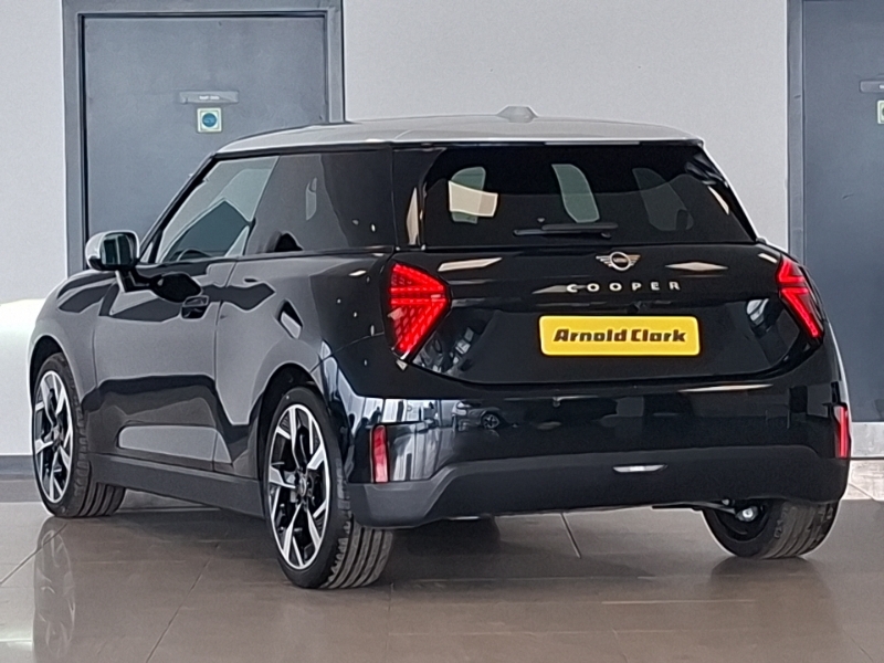 Mini Hatch 135Kw E Exclusive Level 2 41Kwh Black #2
