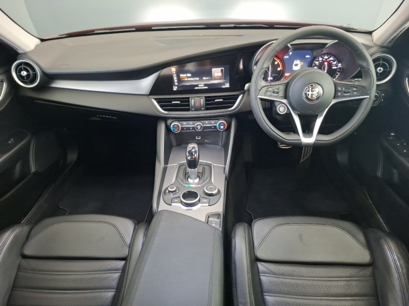 Alfa Romeo Giulia 2.2 Jtdm-2 180 Speciale Red #3