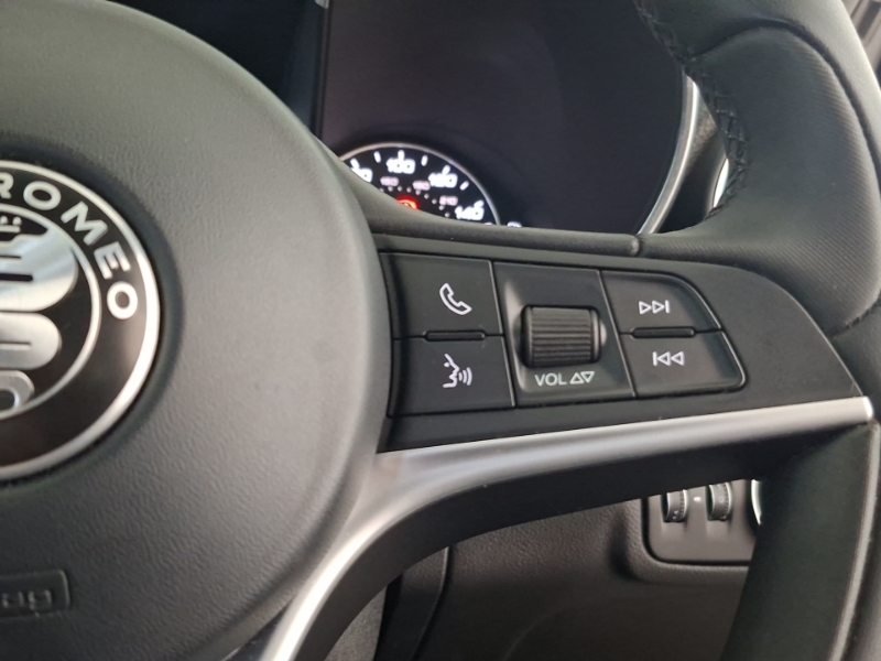 Alfa Romeo Giulia Romeo 2.0 Tb White #13