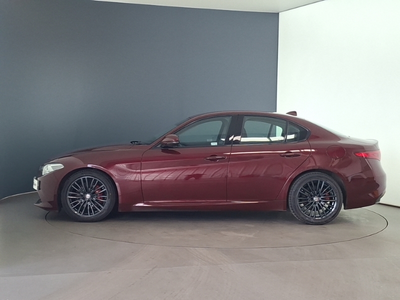 Alfa Romeo Giulia 2.2 Jtdm-2 180 Speciale Red #4