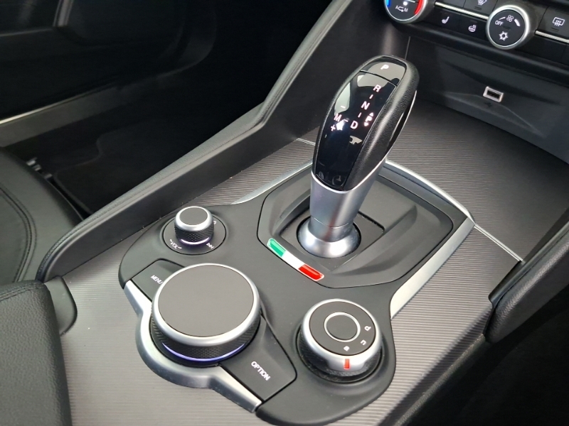 Alfa Romeo Giulia Romeo 2.0 Tb White #15